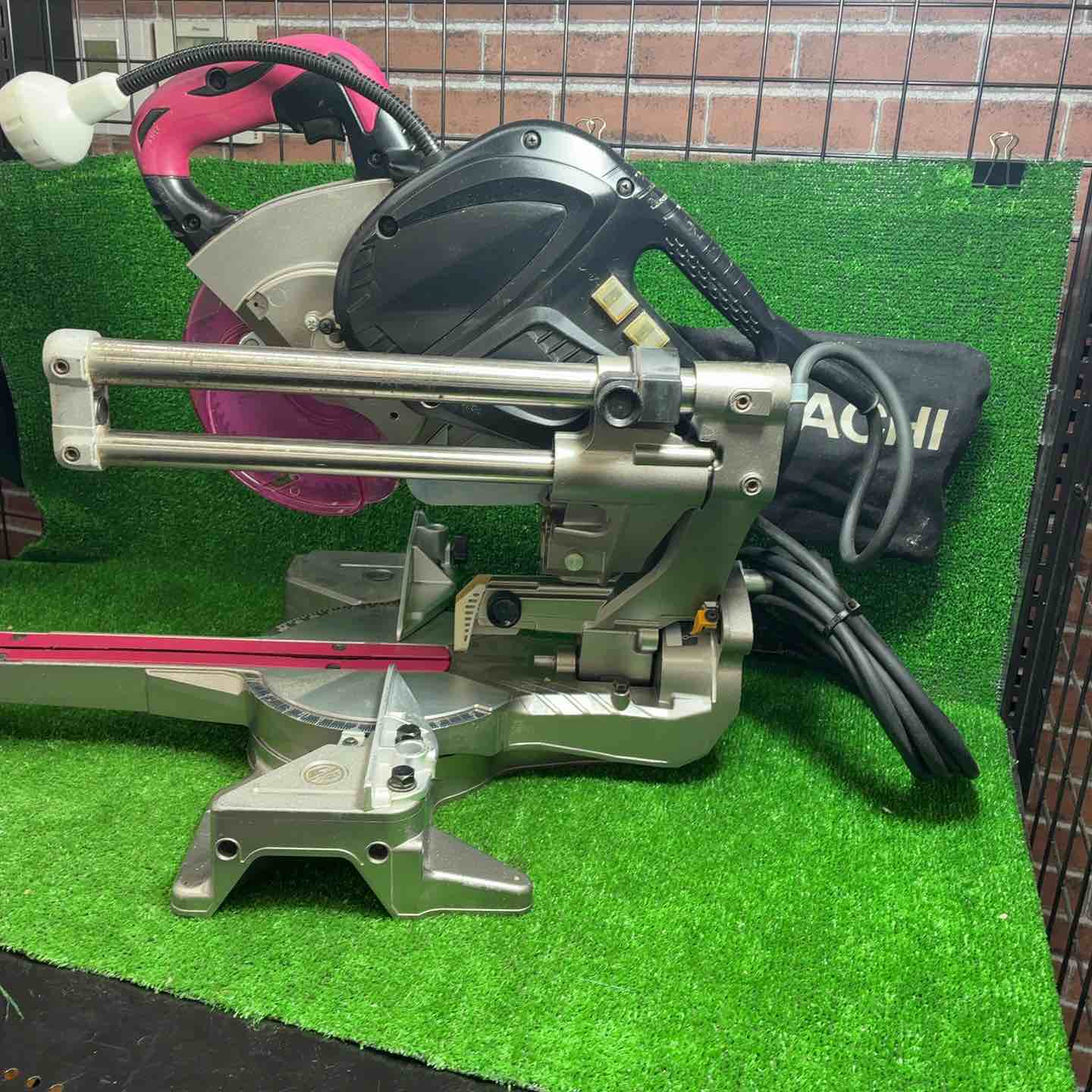 中古品】 ハイコーキ(HIKOKI ※旧:日立工機) 卓上スライド丸のこ C6RSHC