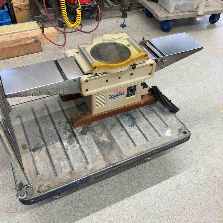 【店頭受取り限定】☆マキタ(makita) 超仕上カンナ LP1802C【八潮店】