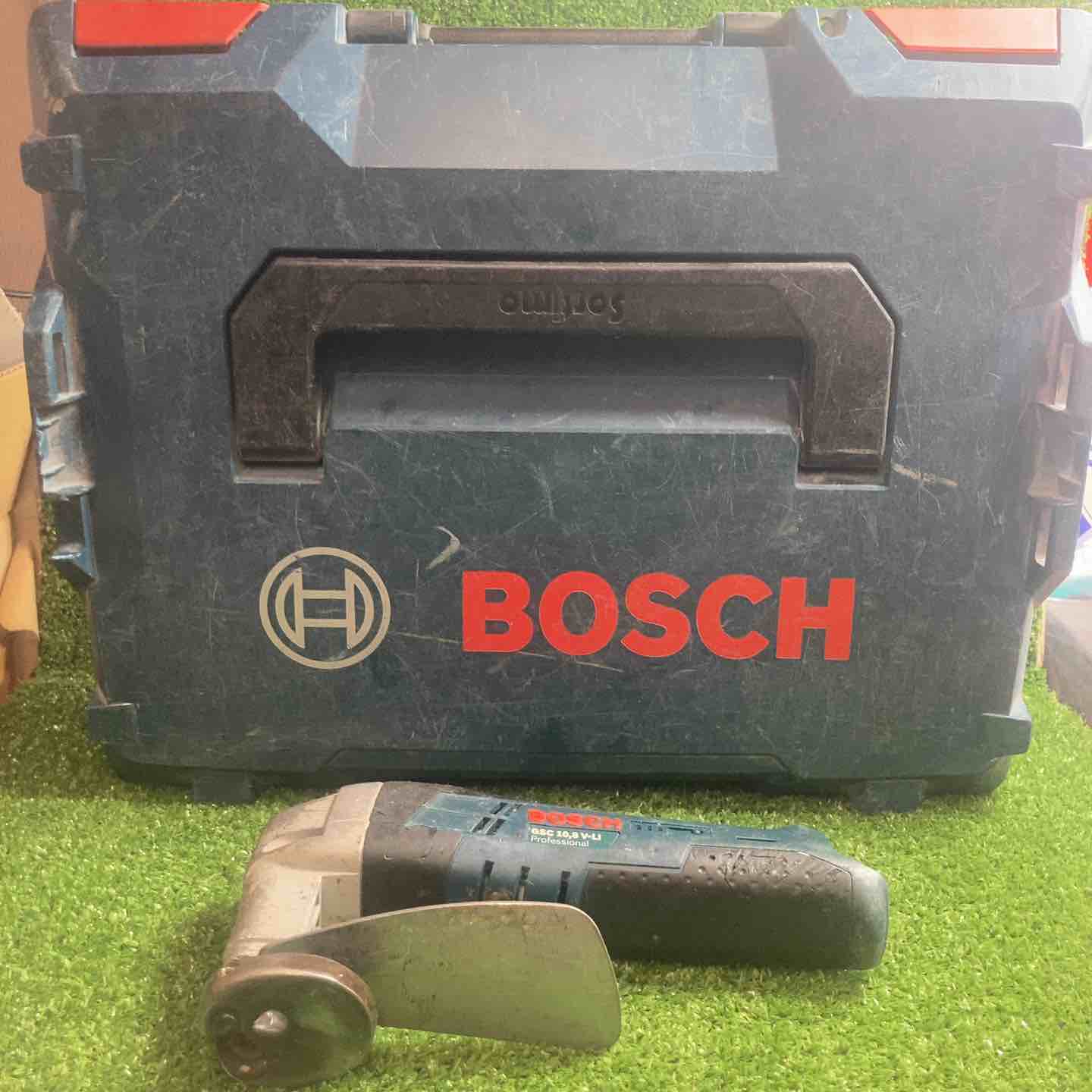 ◇ボッシュ(BOSCH) バッテリーシェア GSC10.8V-LIN2 コードレスシャー