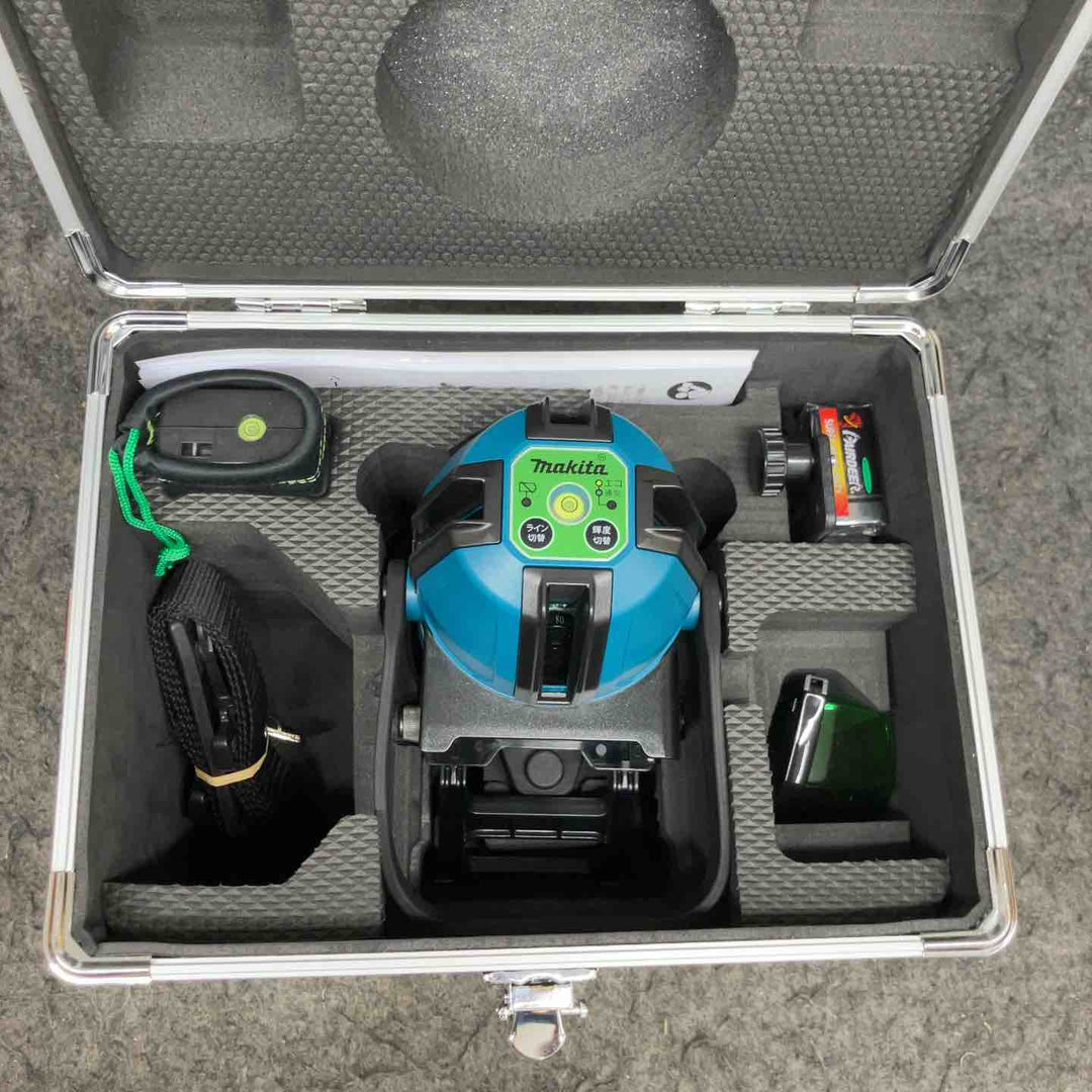 マキタ(makita) 高輝度10.8Vグリーンレーザー墨出し器 SK40GD 三脚 4.0Ahバッテリー 充電器 単3形電池パック セット【鴻巣店】