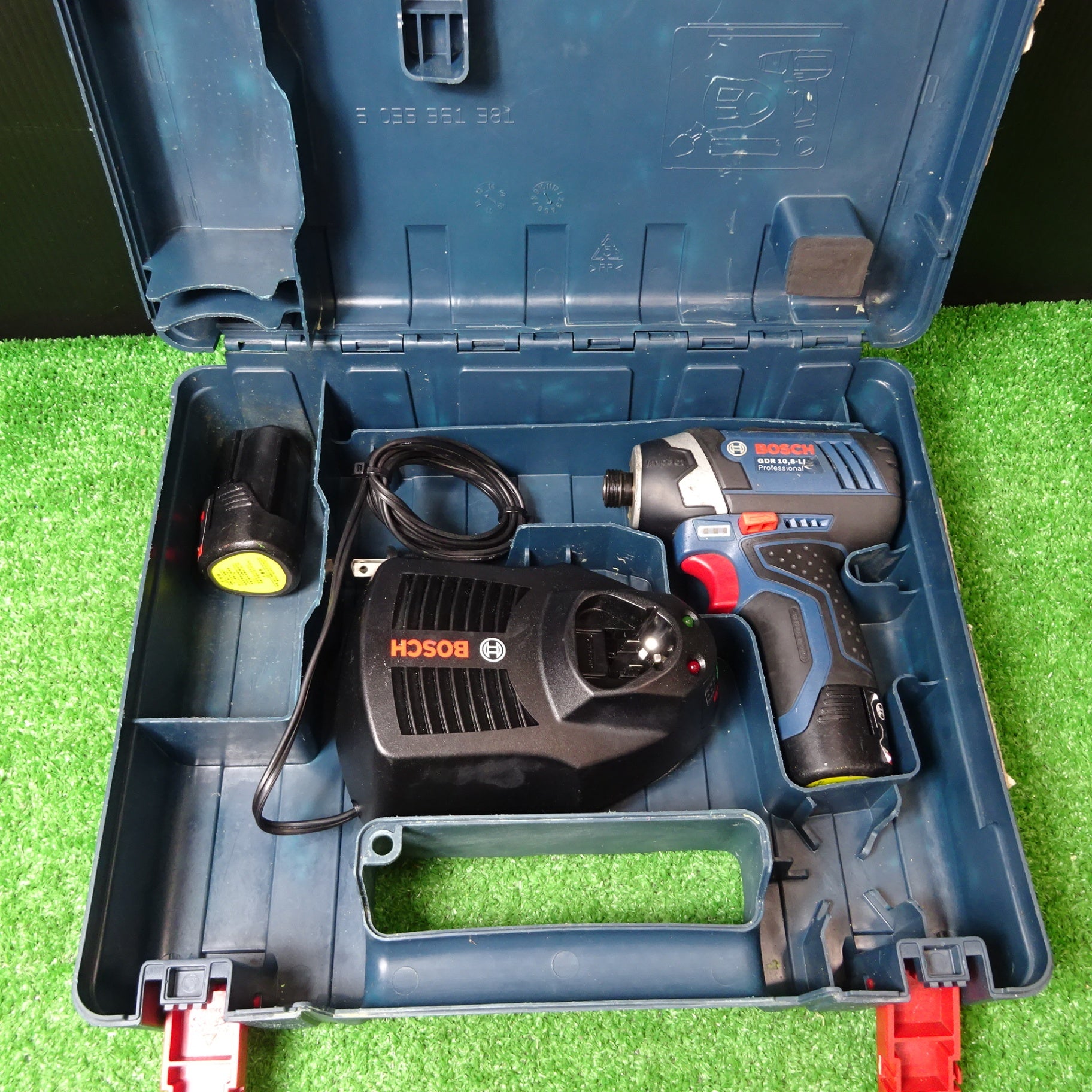 〇ボッシュ(BOSCH) 10.8Vバッテリー インパクトドライバー GDR10 〇ボッシュ(BOSCH) 10.8Vバッテリー インパクトドライバー GDR10