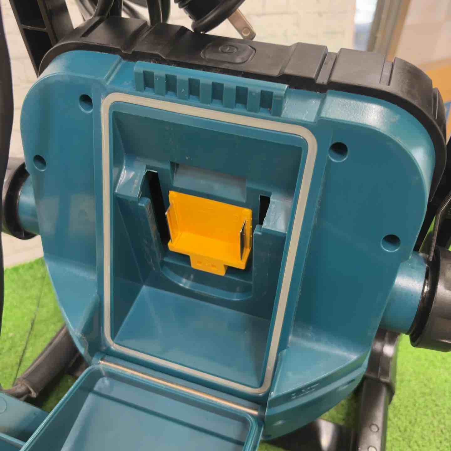 ☆マキタ(makita) コードレスLEDスタンドライト ML805【町田店