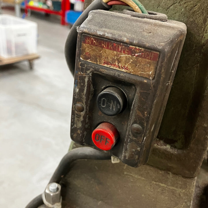 【店頭受取り限定】三相200V ベルトサンダー 現状品 Vベルト劣化　ベルトカバー無し 【川口店】