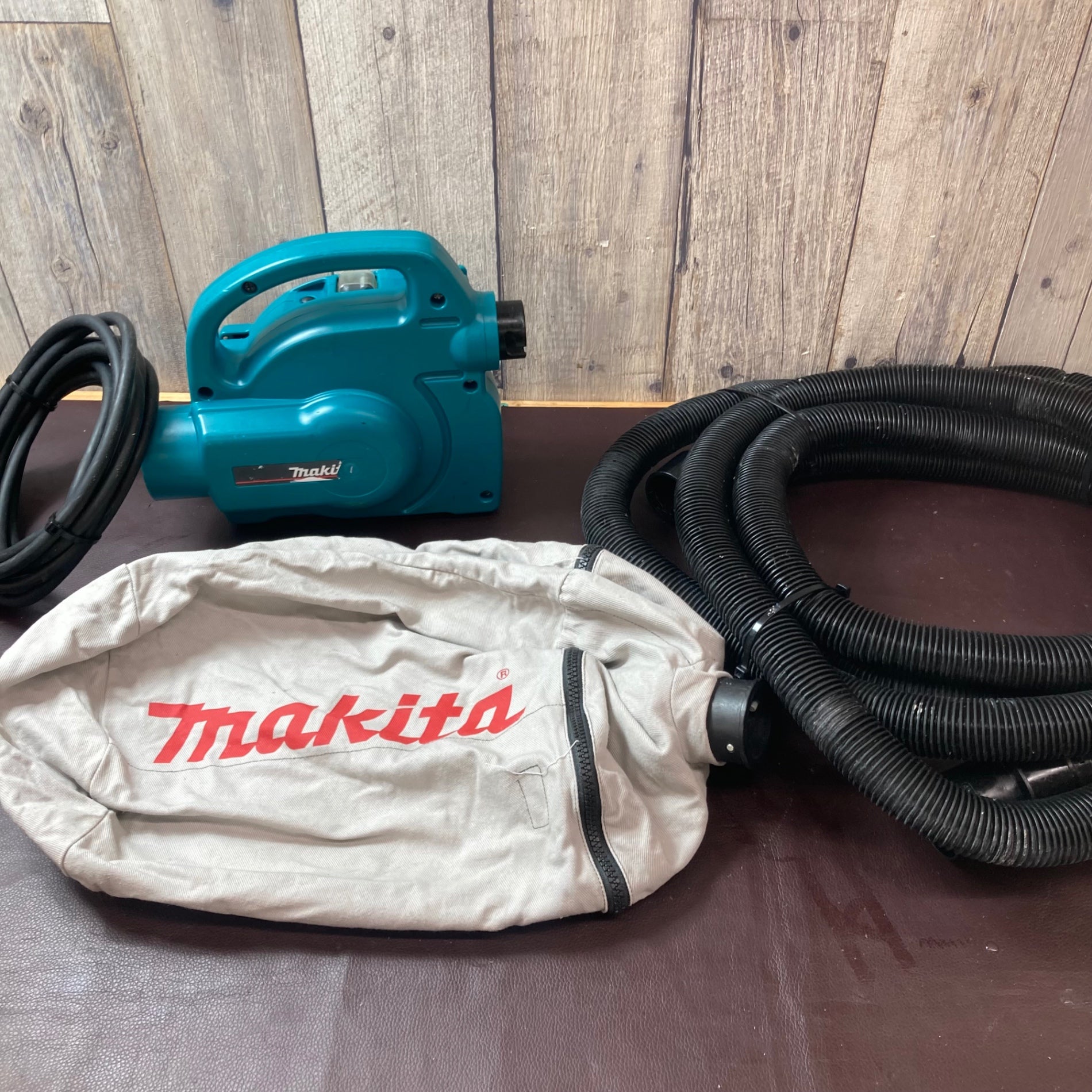 【中古品】 マキタ(makita) 小型集じん機 乾式 450(P) 【東大和店】 中古品】☆マキタ(makita) 小型集じん機 乾式 450(P)【東大和店