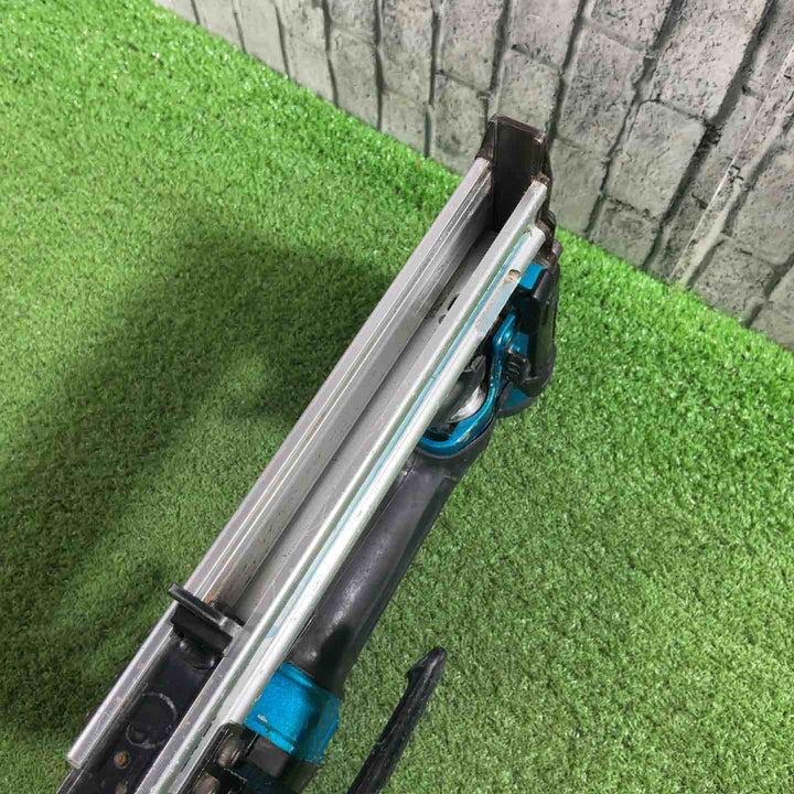 マキタ(Makita) 10mm高圧エアタッカ 青 AT1025HBM【川口店】