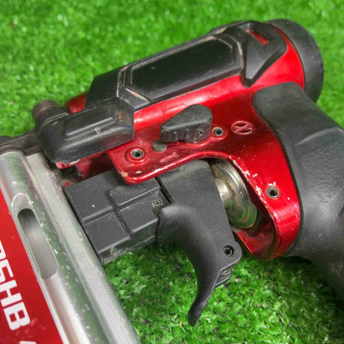 マキタ makita AT425HB 高圧エアタッカ 【リライズ野田愛宕店】【店頭取引限定】【中古】【管理番号：ITF1C1Y425Y7】 マキタ(makita) 高圧エアタッカ AT425HB【藤沢店】 – アクトツール