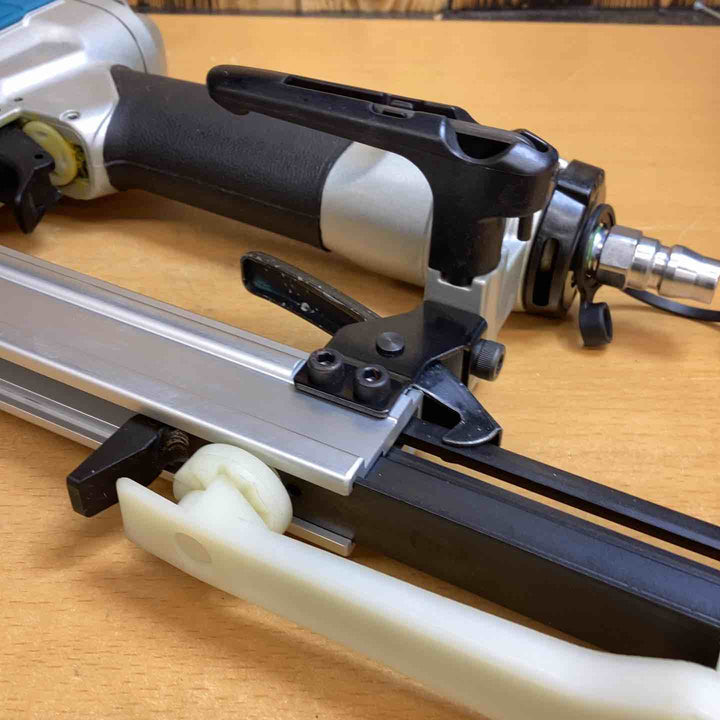 ★マキタ(makita) 常圧エアタッカ AT425AK【越谷店】