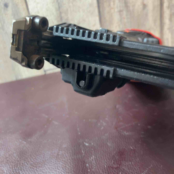 【中古品】 マックス(MAX) 高圧フロアタッカ HA-50F3(D) 50mm 【東大和店】