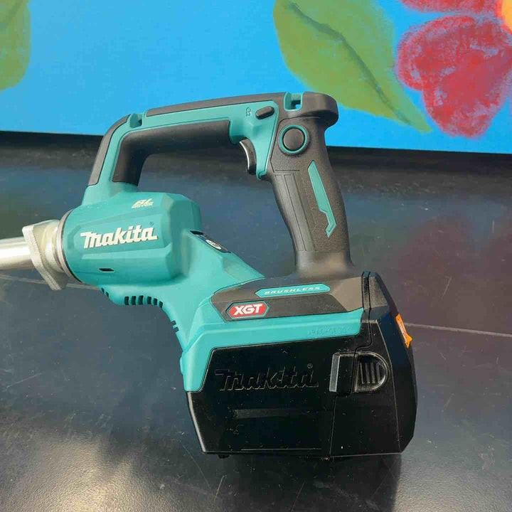 【中古品】 マキタ (Makita) 充電式コンクリートバイブレータ 40Vmax VR001GZAM 【藤沢店】
