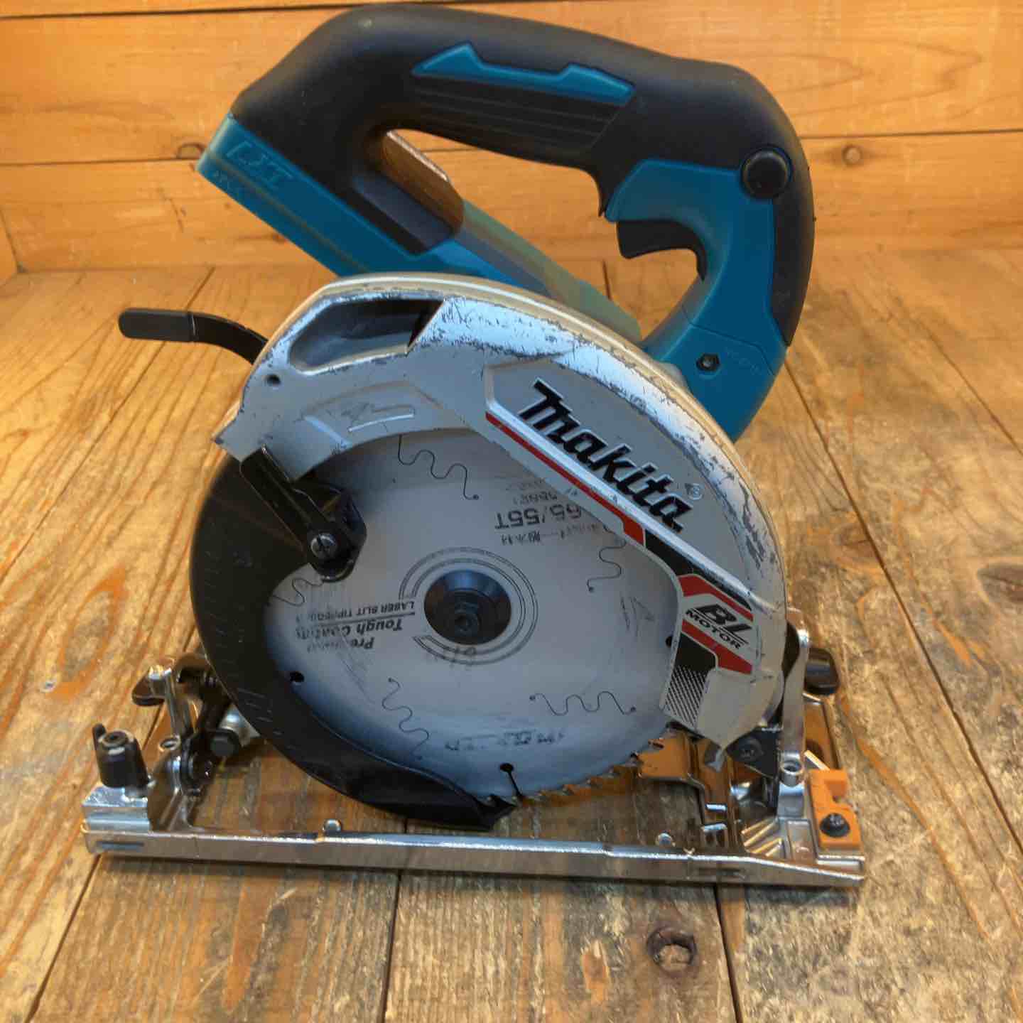 【未使用品】 マキタ (makita) コードレス丸のこ HS631DZ 本体＋ケース 【藤沢店】 未使用品】 マキタ (makita) コードレス丸のこ HS631DZ 本体＋ケース