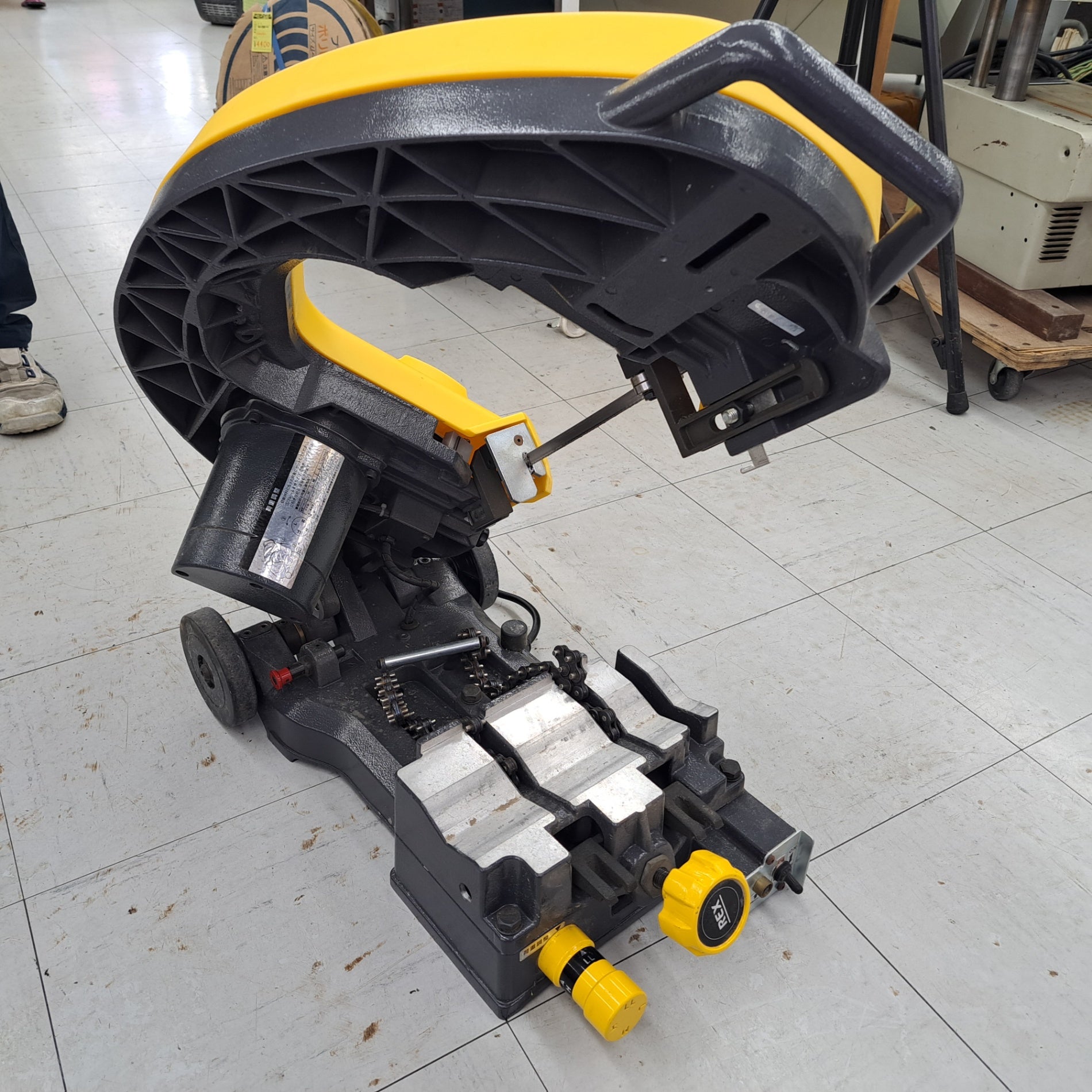 中古品 / 店頭受取り限定】 レッキス/REX バンドソー XB180WS