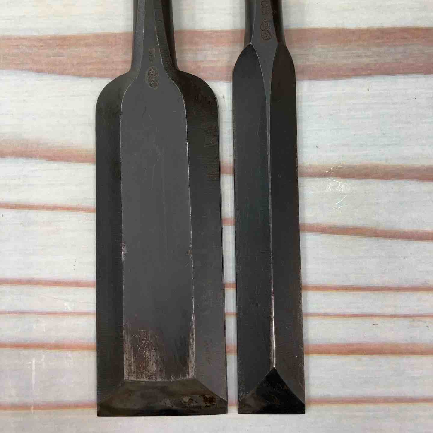 鑿 銘：かず弘 突き鑿2本組【 注：柄に割れあります】【川崎店
