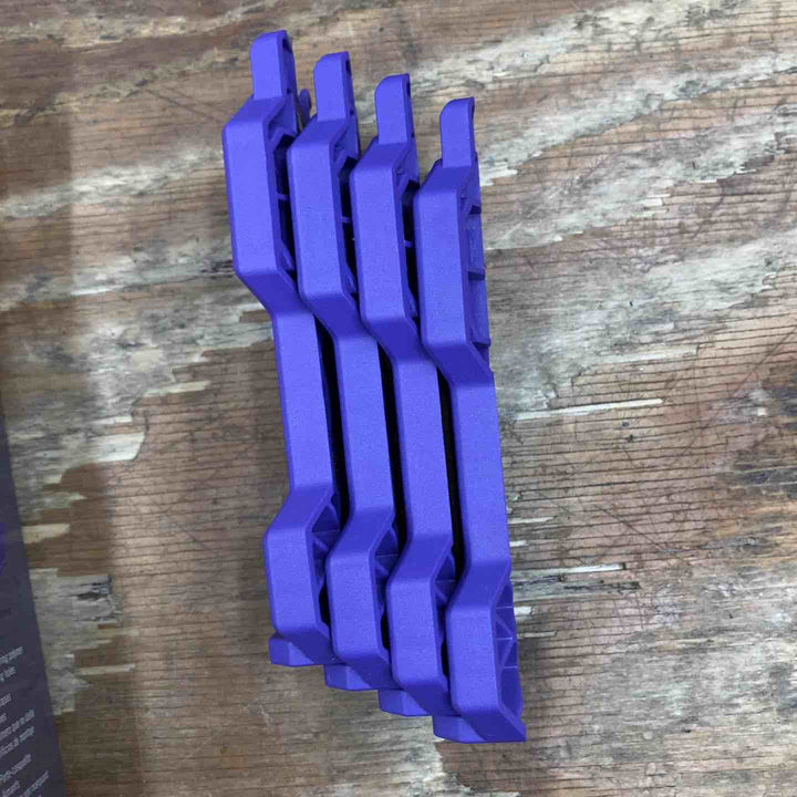 ▼MACTOOLS 4PCスプレー缶ホルダー 紫 FMCH-4PK-PUR【柏店】