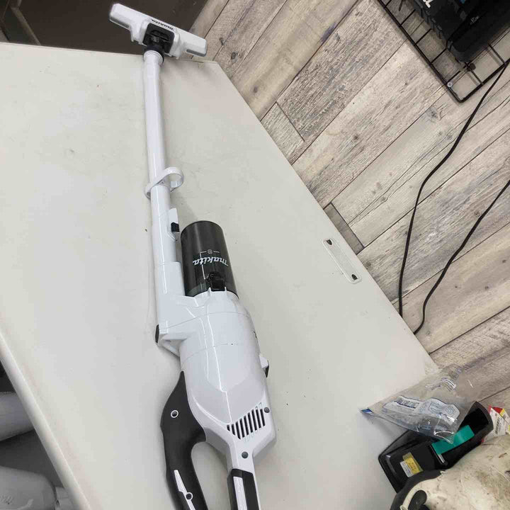 ★マキタ(makita) コードレスクリーナー CL286FDZW　本体のみ　18V対応【戸田店】