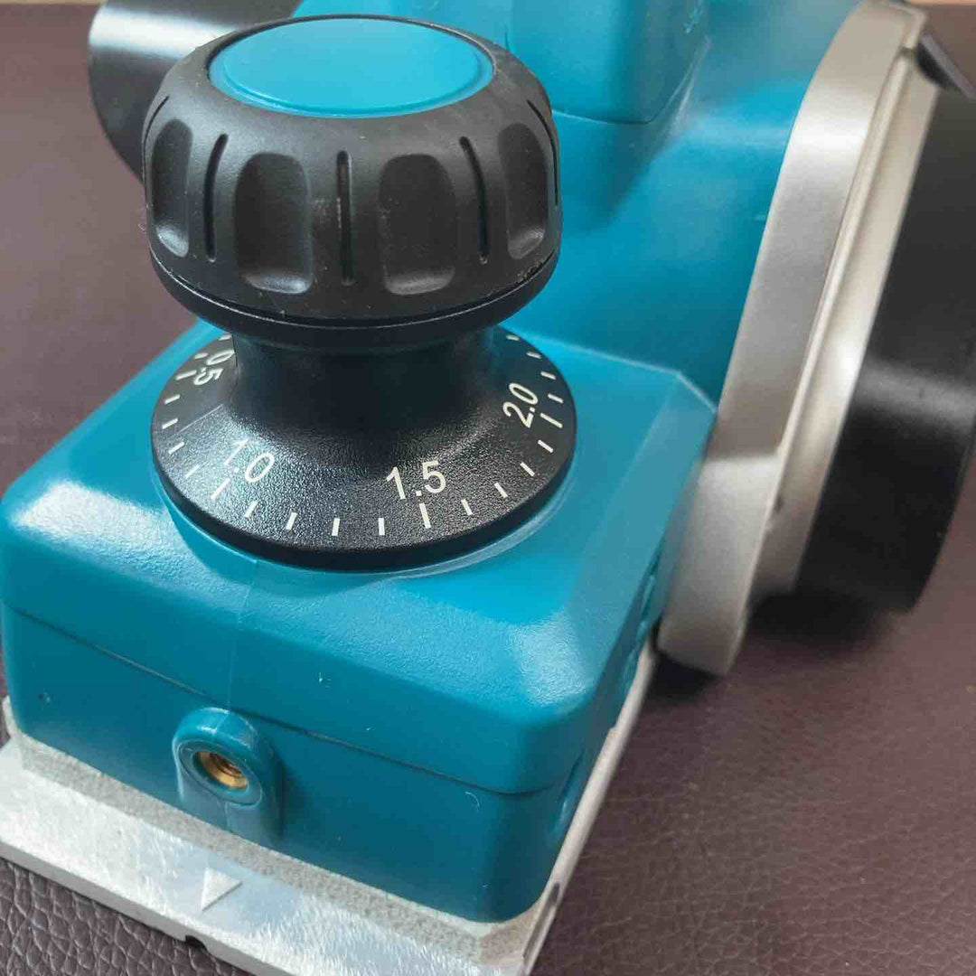 【中古品】 マキタ(makita) 電気カンナ KP0800A 【東大和店】