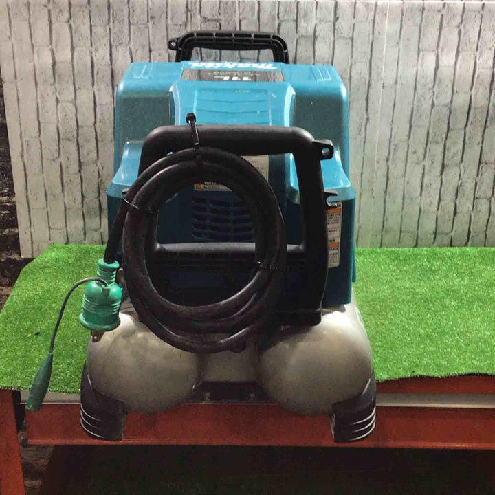 ★マキタ(makita) 常圧高圧エアコンプレッサー AC462XL【川口店】