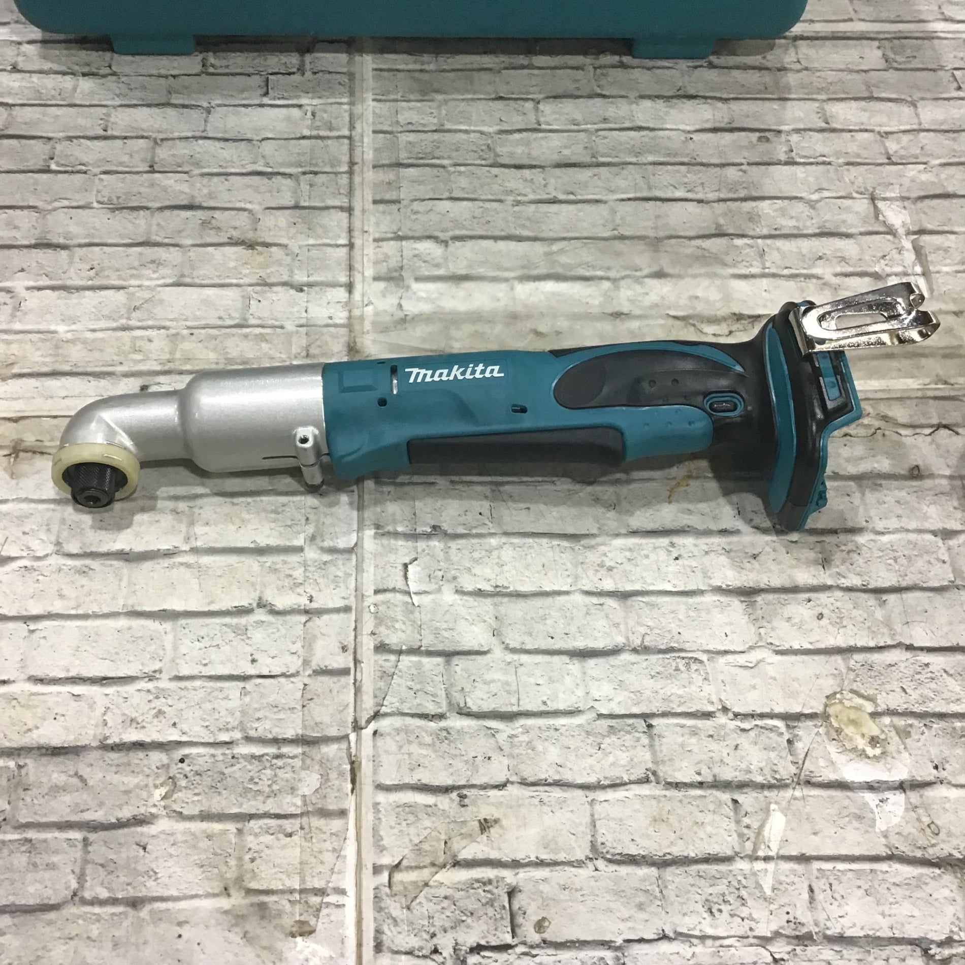 〇マキタ(makita) 充電式アングルインパクトドライバ TL061DRG【川口店