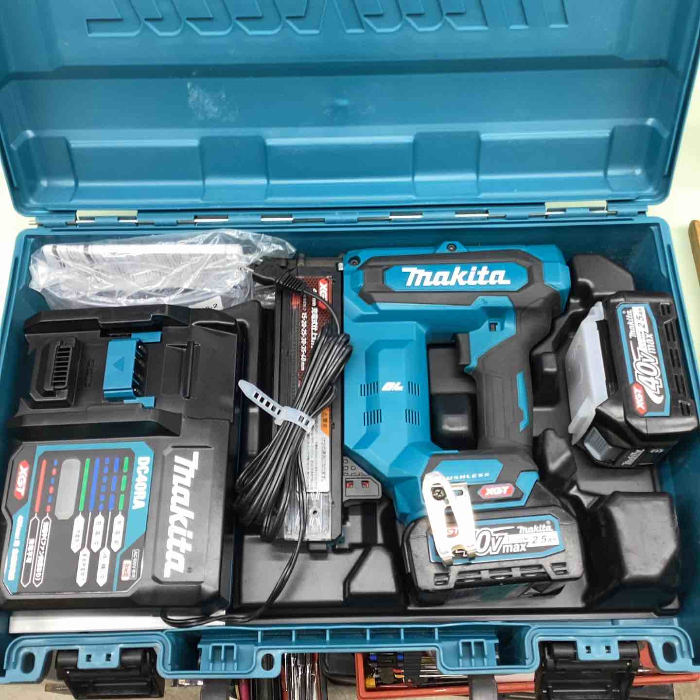 中古】【店頭引取限定】MAKITA フィニッシュネイラ AF551 ブルー 高圧
