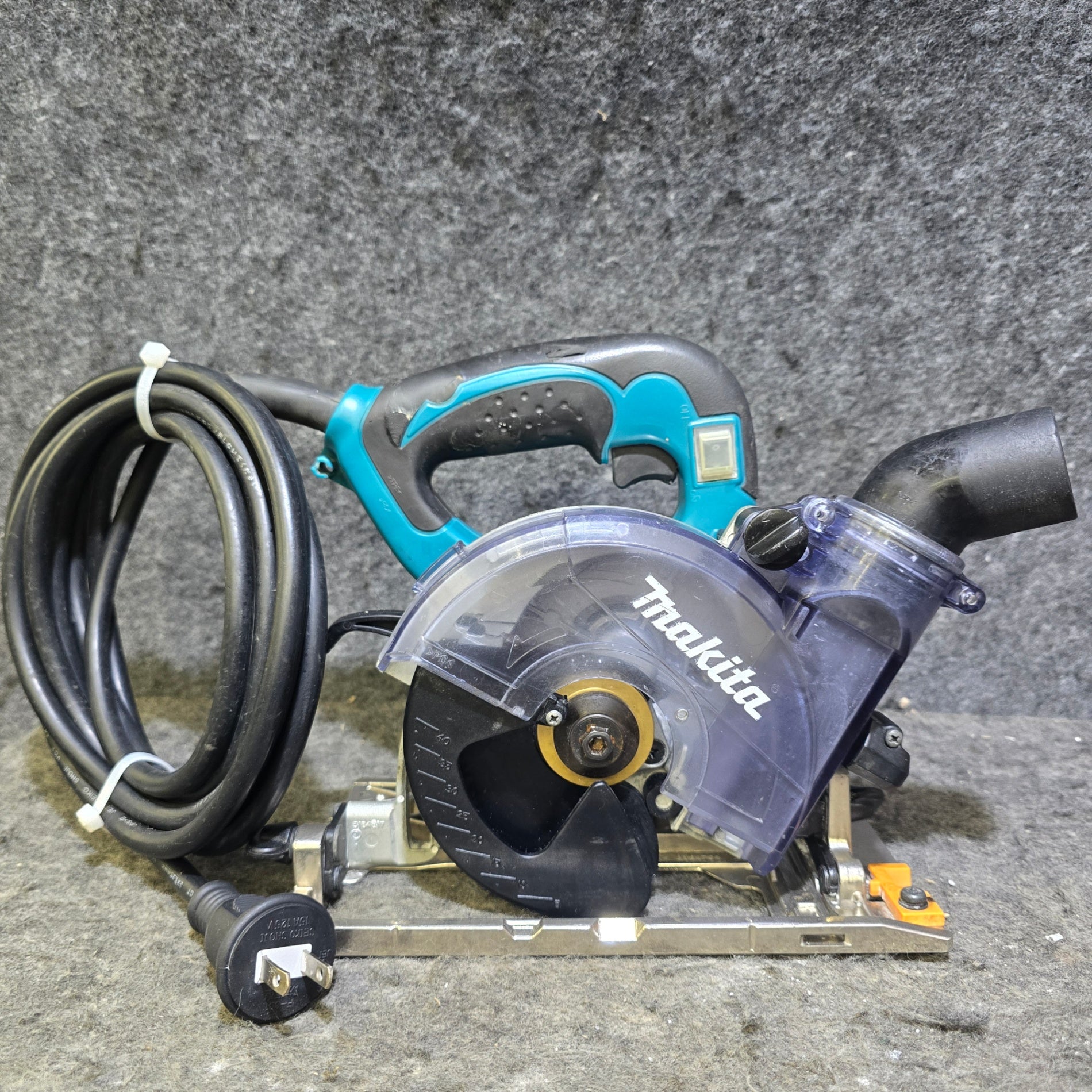 ☆中古品☆ makita マキタ 14.4V 125mm 充電式丸ノコ SS540D 本体のみ