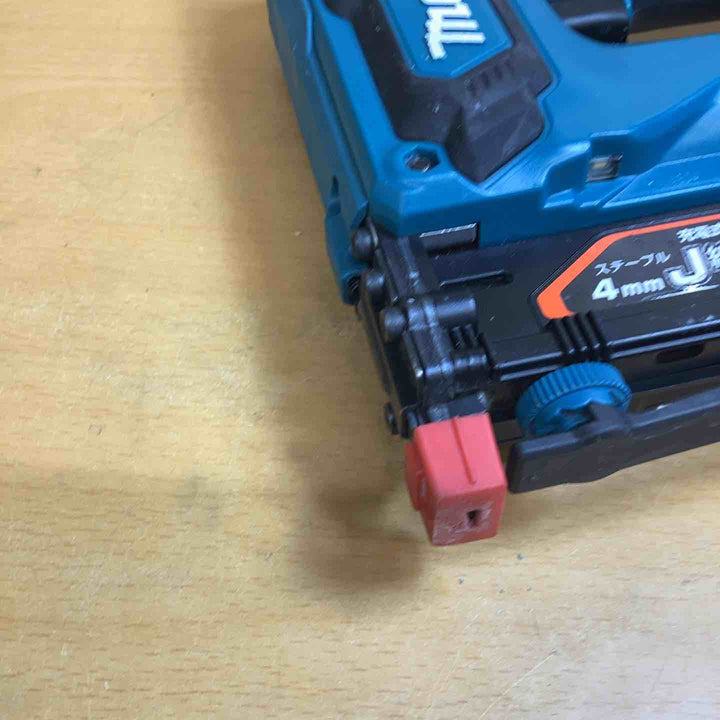 ◇マキタ(makita) コードレスタッカー ST421DZ【越谷店】