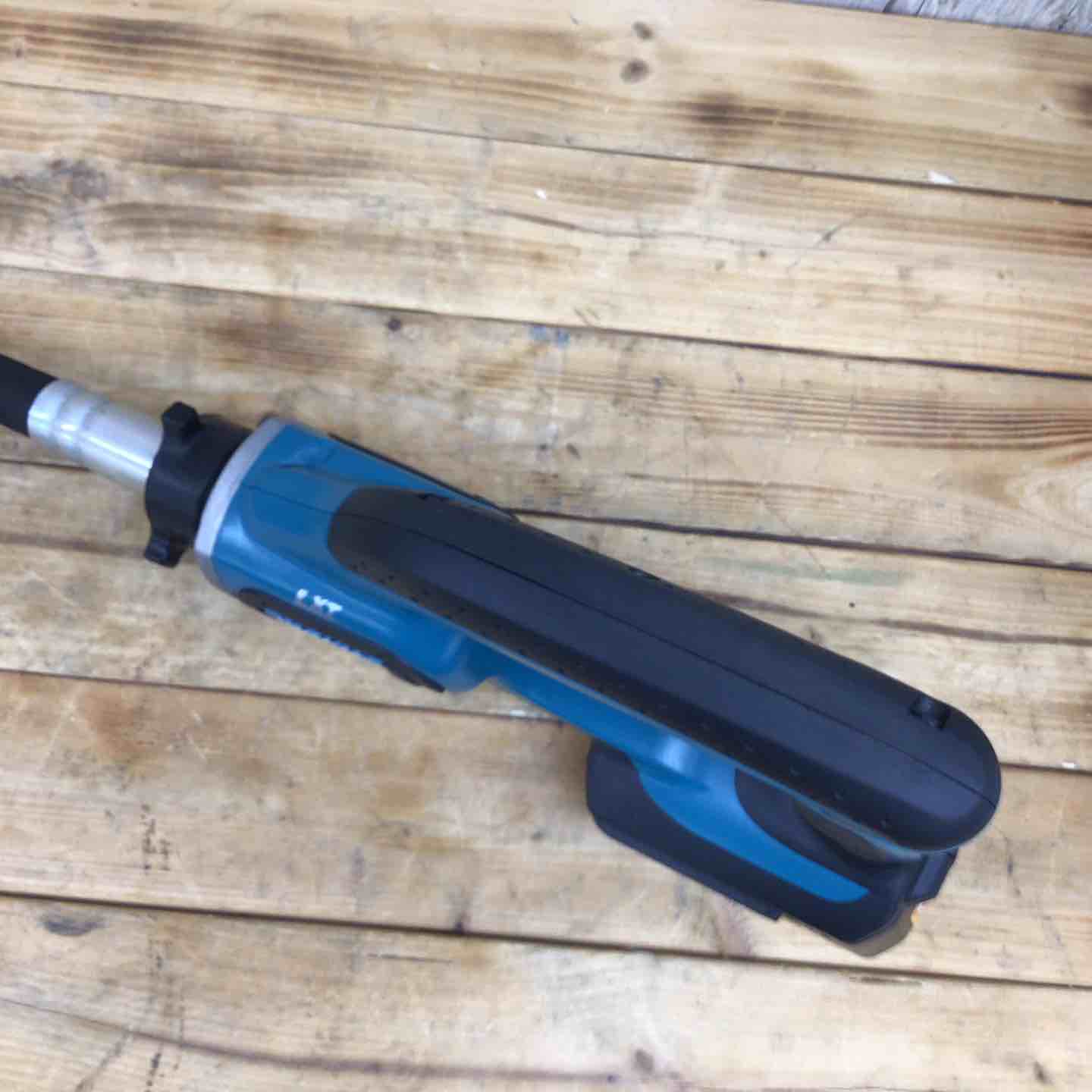 □ makita コードレス コンクリート バイブレーター VR340DZ  □ マキタ(makita) コードレスコンクリートバイブレータ VR340DZ 【東大和