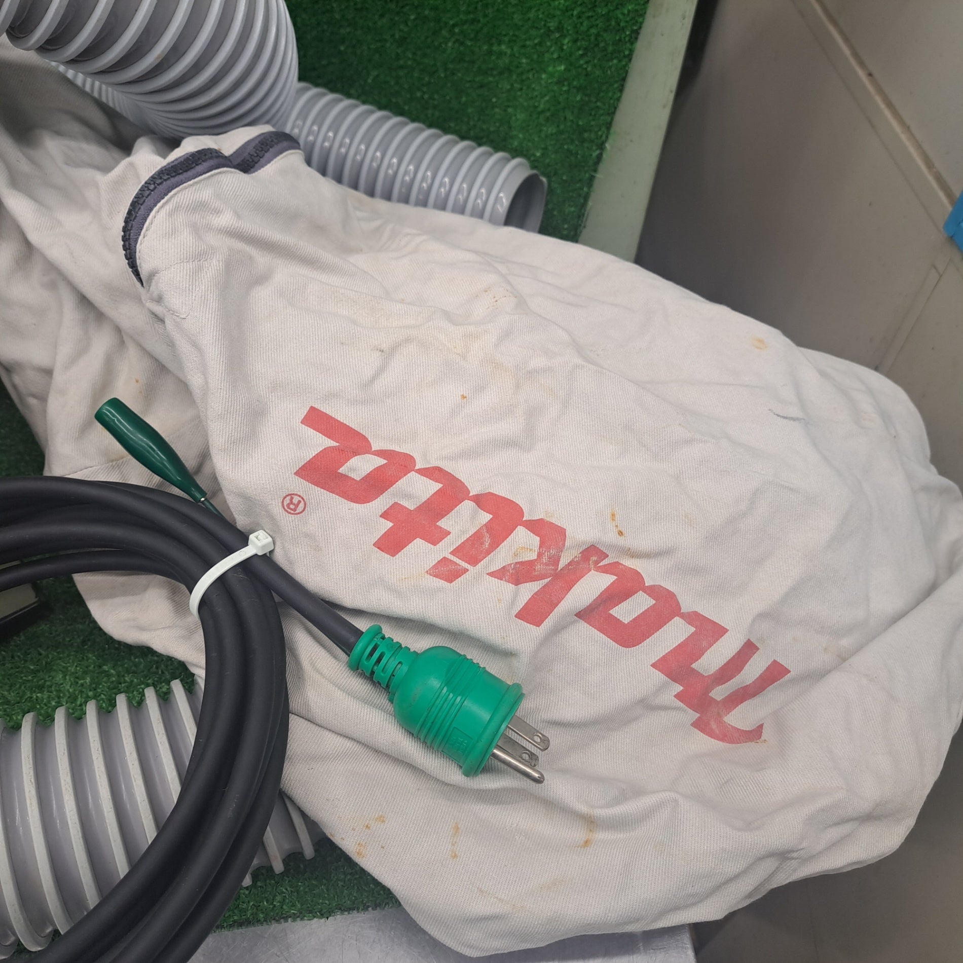 中古】 マキタ makita 集じん機 411(P) 乾式 粉じん用 ホース・集じん