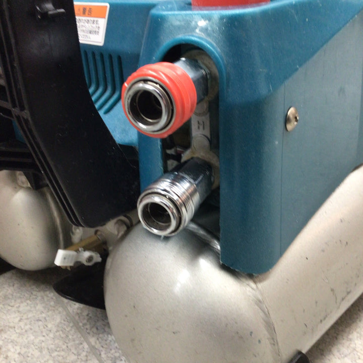 ★マキタ(makita) エアコンプレッサー AC461XLH【八潮店】