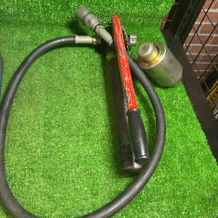 ◇泉精器(IZUMI) 手動油圧式ポンプ HP-180N【藤沢店】