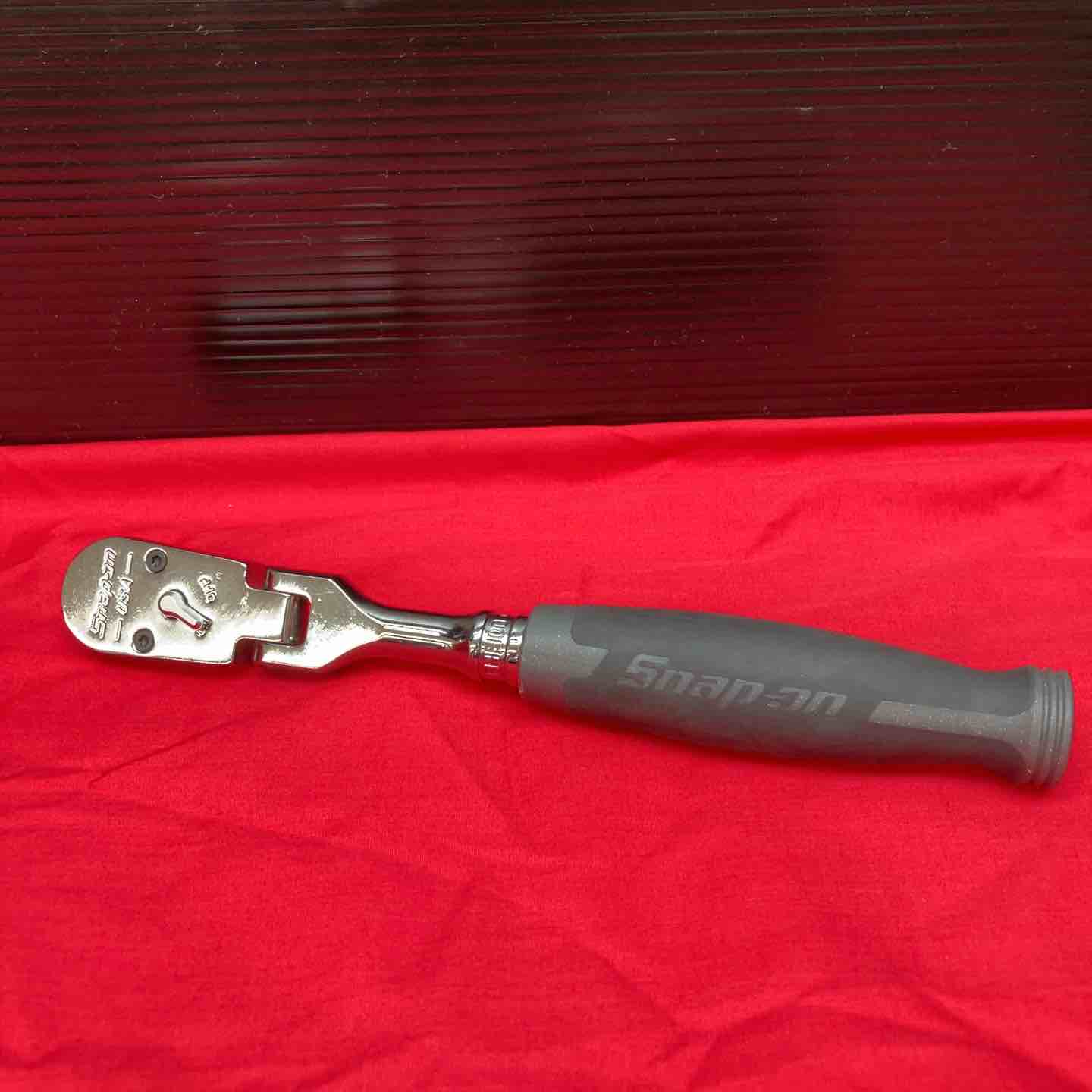 【未使用品】スナップオン(Snap-on)3/8ソフトグリップフレックスラチェット FHF100(ガンメタ)【川越店】 未使用品】スナップオン(Snap-on)3/8ソフトグリップフレックス