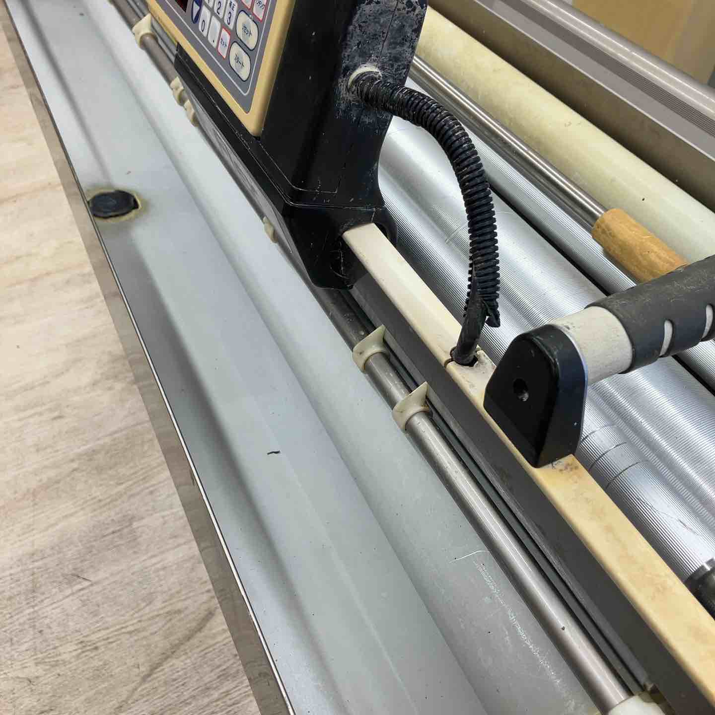 店頭受取り限定】◇極東(KYOKUTO) 自動壁紙糊付機 ATHLEAD Flex