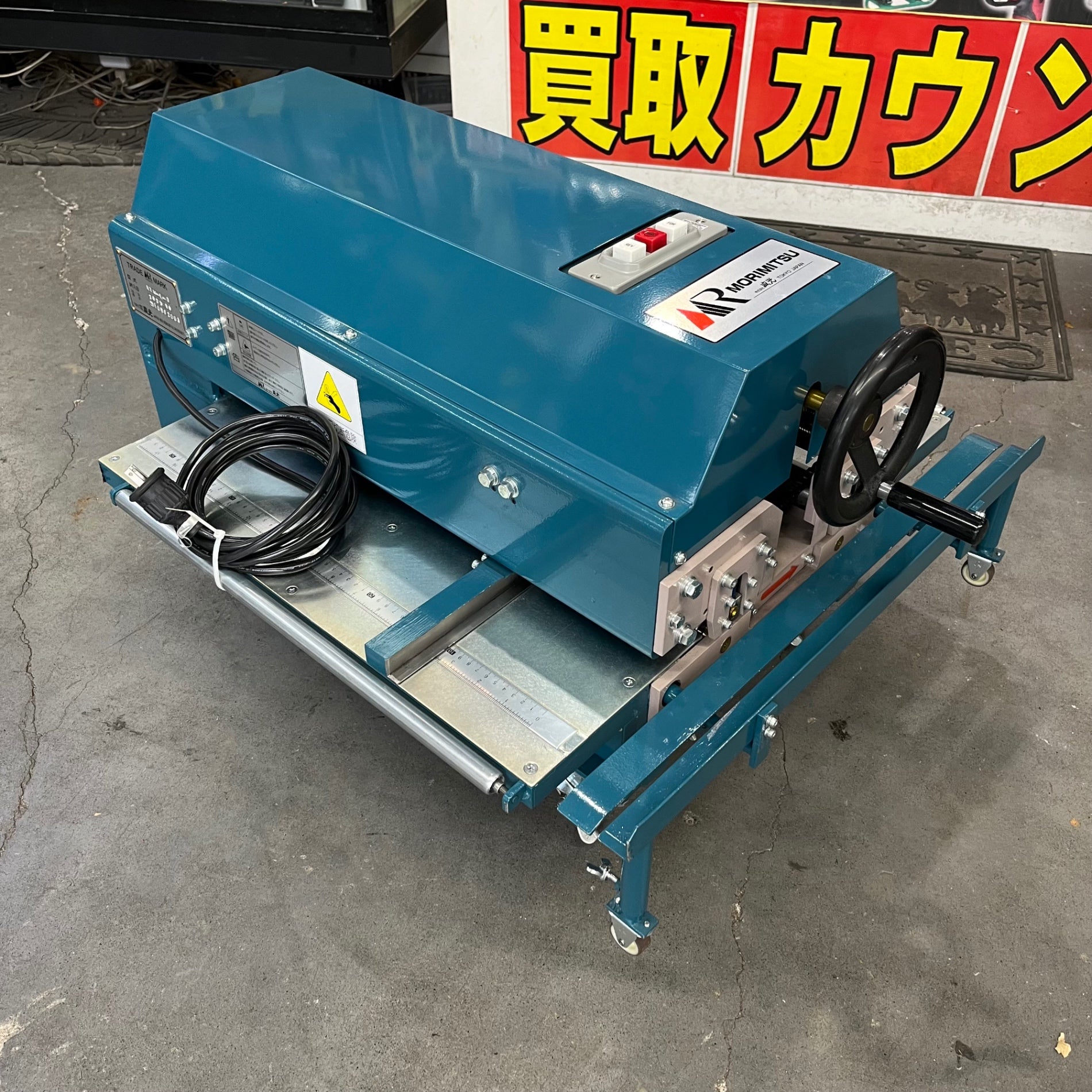 友定建機 トモサダ 防水工事用小型注入ガン スーパー型 KG-330I【草加店】 – アクトツールオンラインショップ