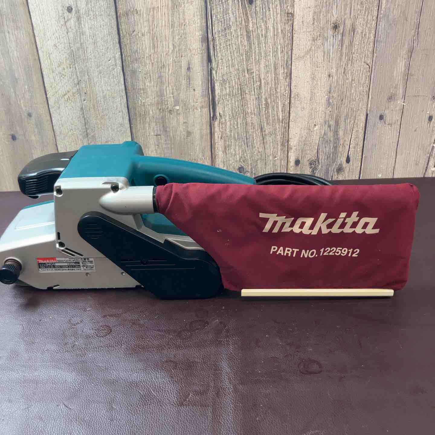makita【中古】マキタ ベルトサンダー 9404 中古品】マキタ(makita) ベルトサンダ 9404 100V サンダー【東大和店