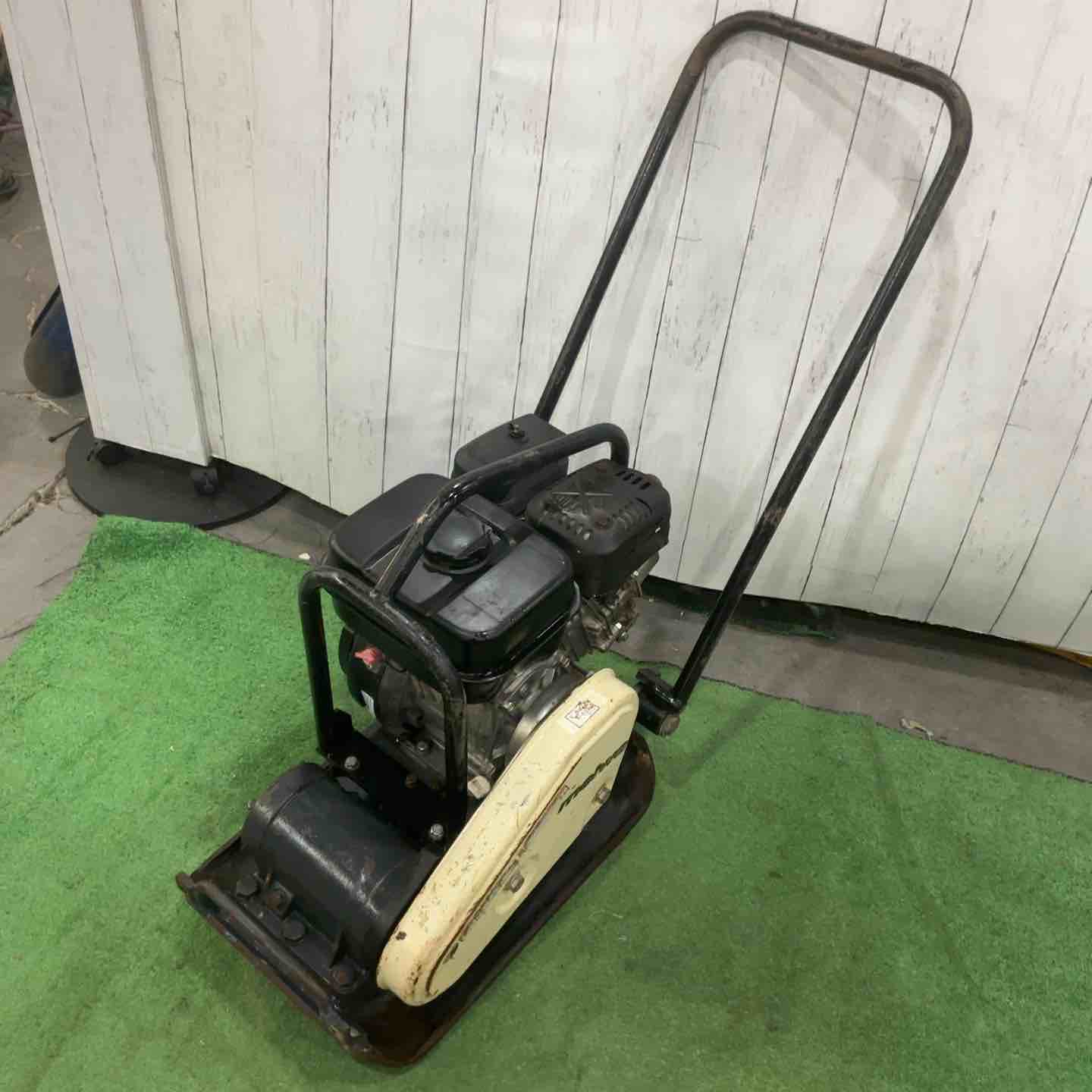 メイワ　明和 KP60A プレートコンパクター【野田愛宕店】【店頭取引限定】【中古】管理番号：IT5GQ319BTMO 店頭受取り限定】◇明和製作所(メイワ/MEIWA) プレートコンパクター