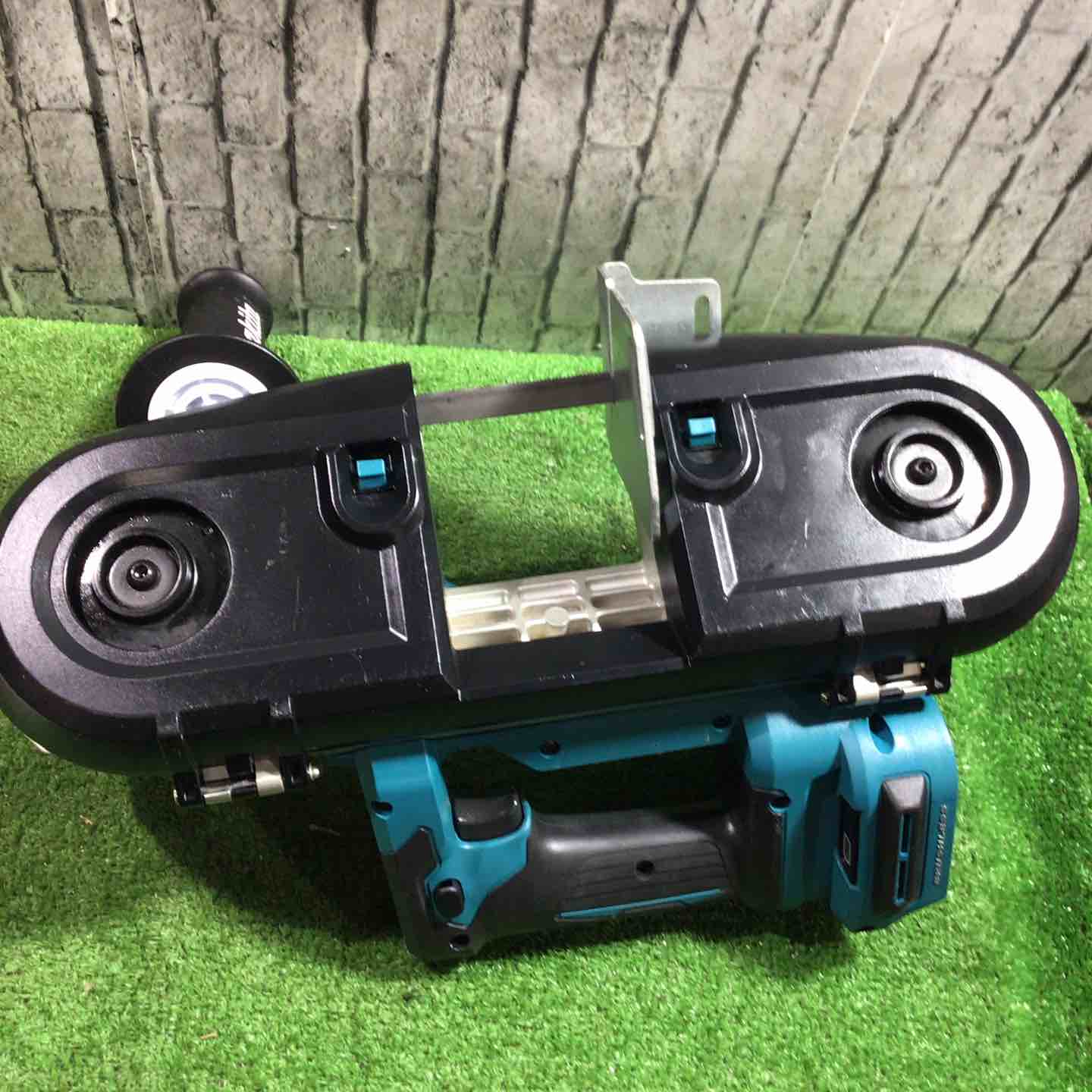 ★マキタ(makita) コードレスポータブルバンドソー 18V PB183DZ【川口店】 ☆マキタ(makita) コードレスポータブルバンドソー PB183DZ【川口店