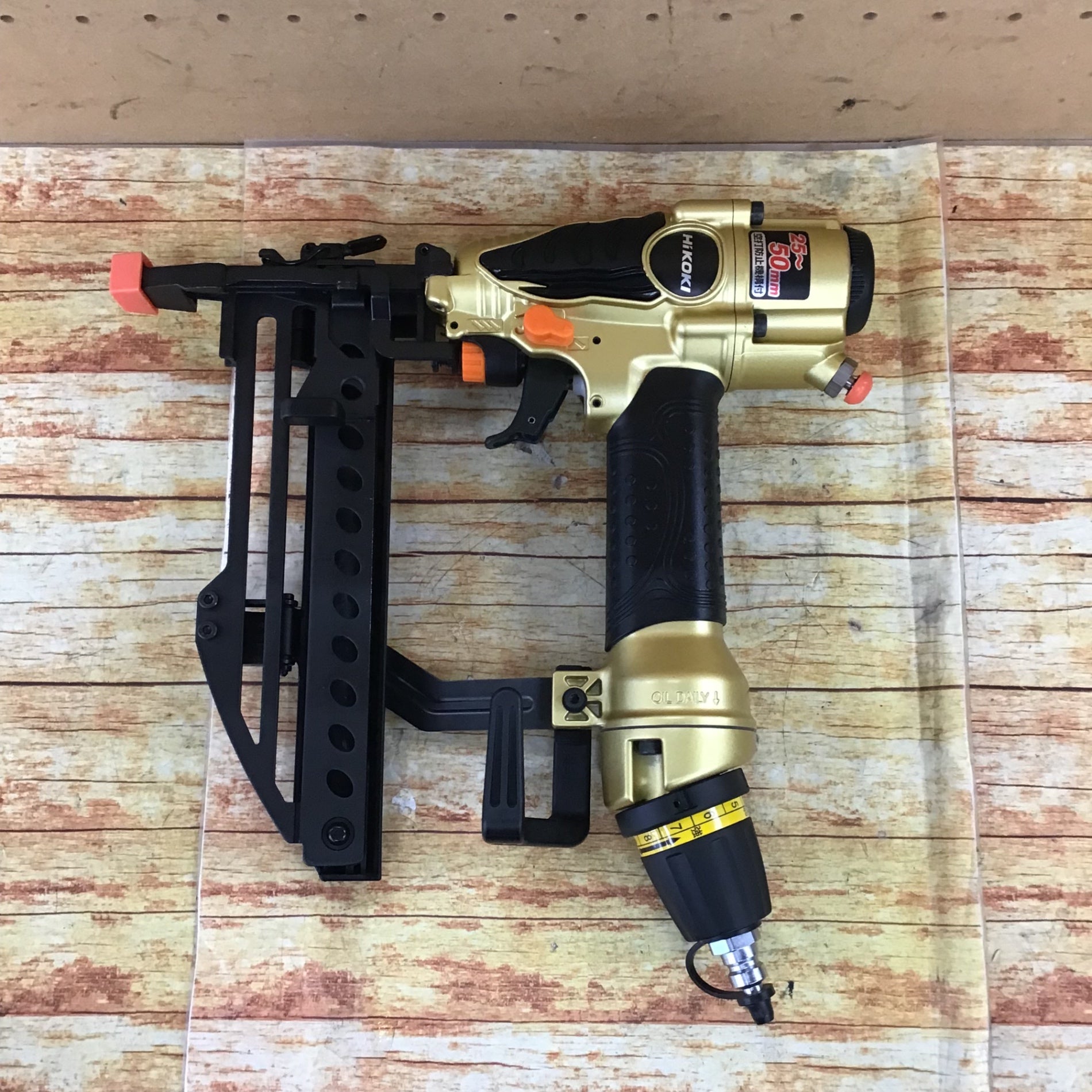 ☆ハイコーキ(HIKOKI ※旧:日立工機) 高圧フロアタッカ N5004HMF【川崎