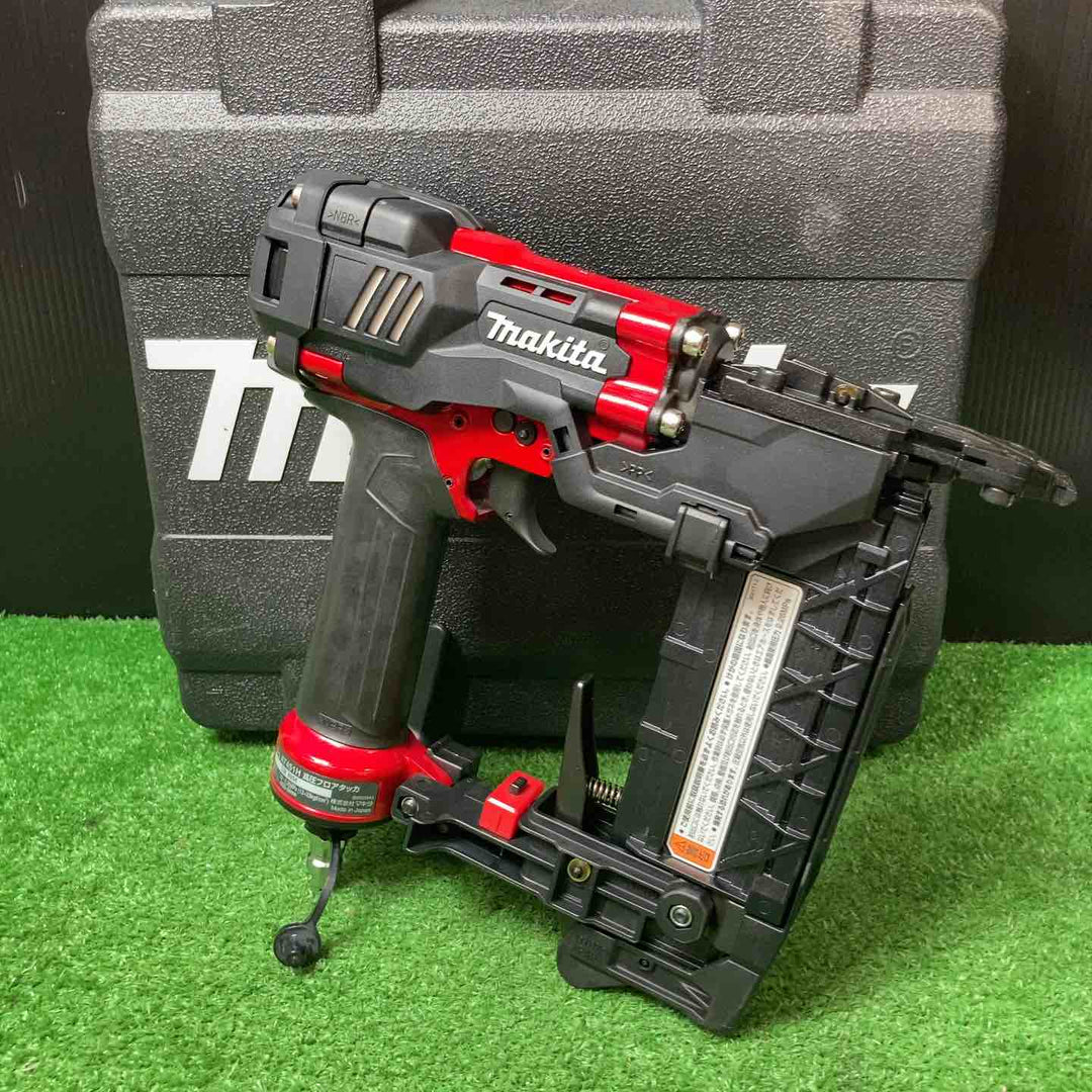 【美品】★マキタ(makita) 高圧フロアタッカ AT451H【岩槻店】
