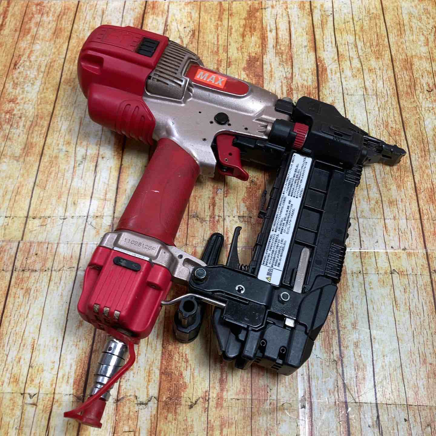 MAX HA-50F1(D)/4MA フロアタッカ 高圧【市川行徳店】【店頭取引限定】【中古】管理番号：ITZA6VYLGI2U マックス(MAX) フロアタッカー HA-50F1(D)/4MA を買取させて頂きました