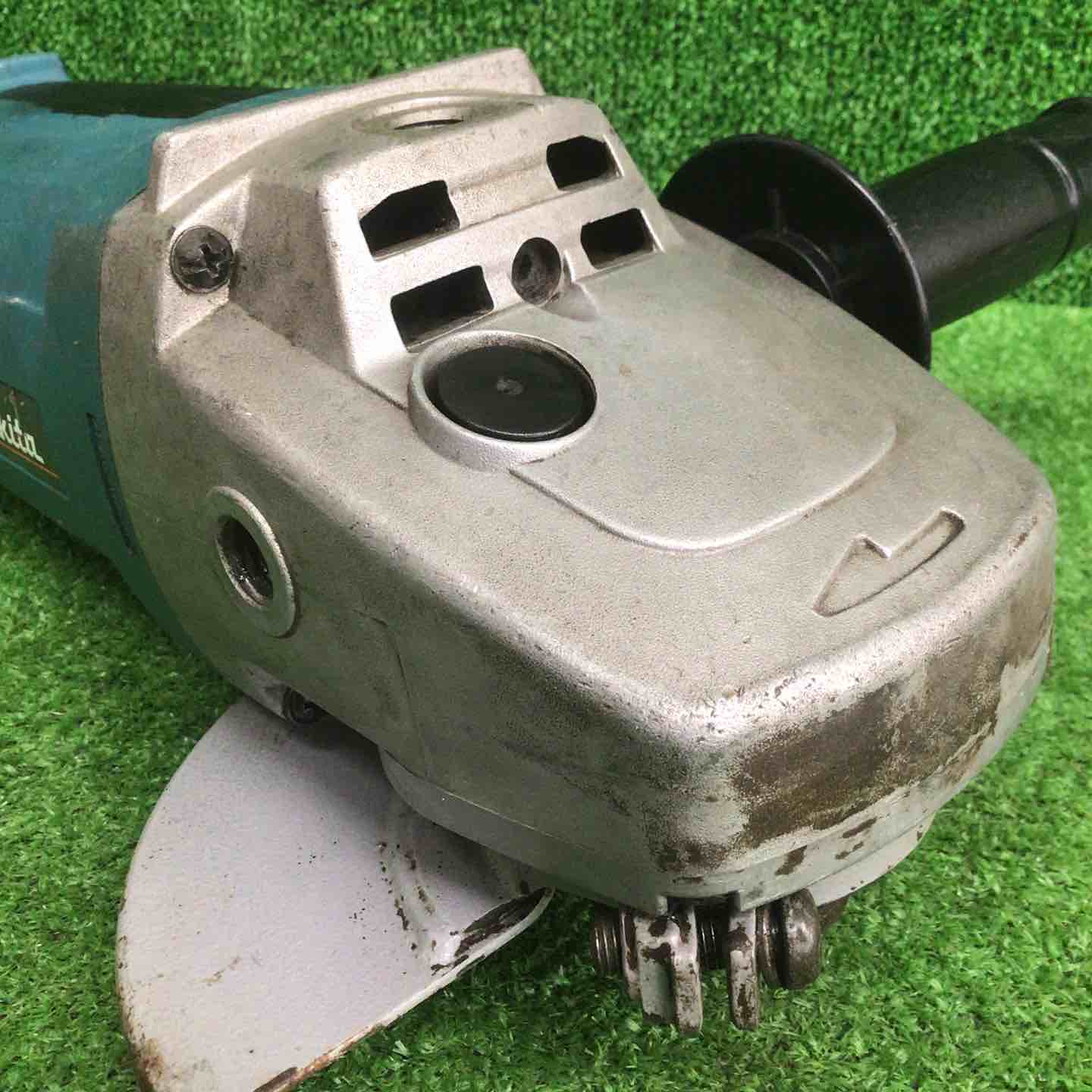 中古品】 マキタ/makita 180mmディスクグラインダー 9047L 【鴻巣店 中古品】 マキタ/makita 180mmディスクグラインダー 9047L 【鴻巣店