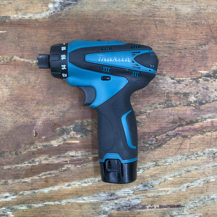 ☆マキタ(makita) コードレスドリルドライバー DF030DWX【柏店】