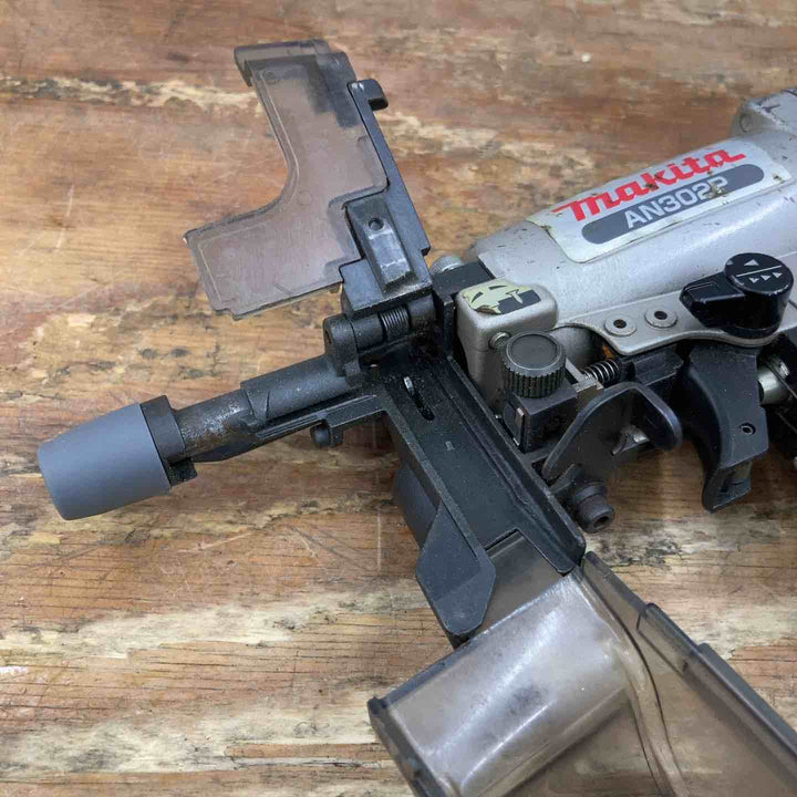 ☆マキタ(makita) 常圧釘打ち機 AN302P【柏店】