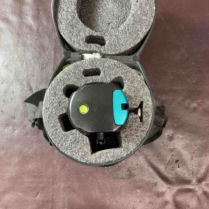 【中古品】京セラ(Kyocera) グリーンレーザー墨出器 LL-50G 4372401【東大和店】