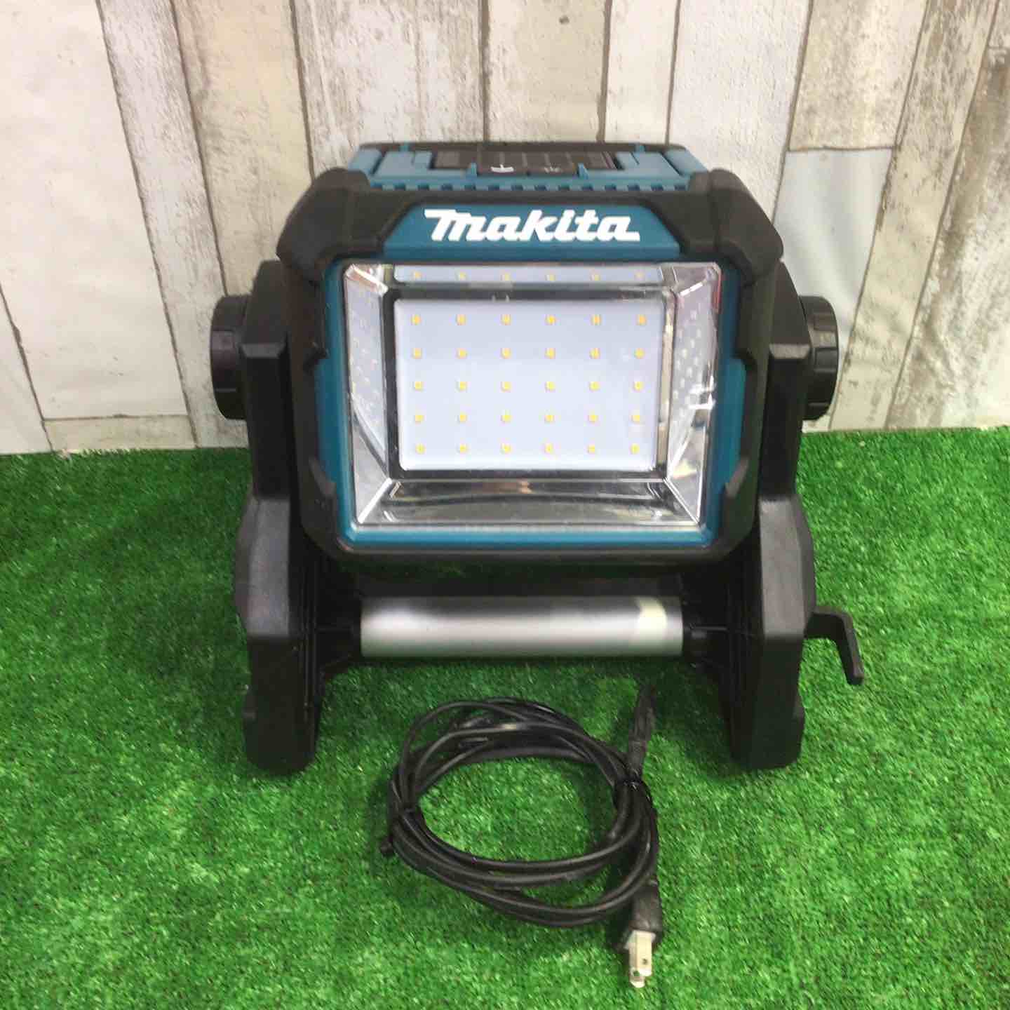 ☆マキタ(makita) コードレススタンドライト ML811【町田店】 – アクト