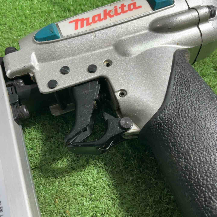 ★マキタ(makita) 常圧ピンネイラ AF351【川口店】