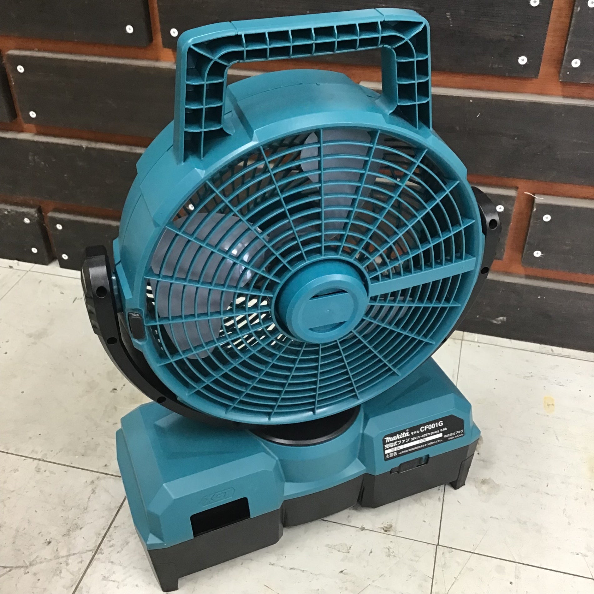 マキタ 充電式ファン CF001G 40V 中古 中古）Makita CF001G充電式