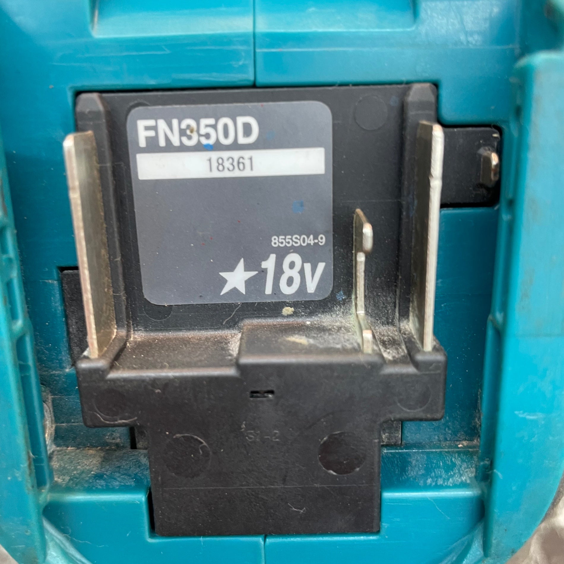 ☆マキタ(makita) コードレスフィニッシュネイラ FN350DZK【八潮店