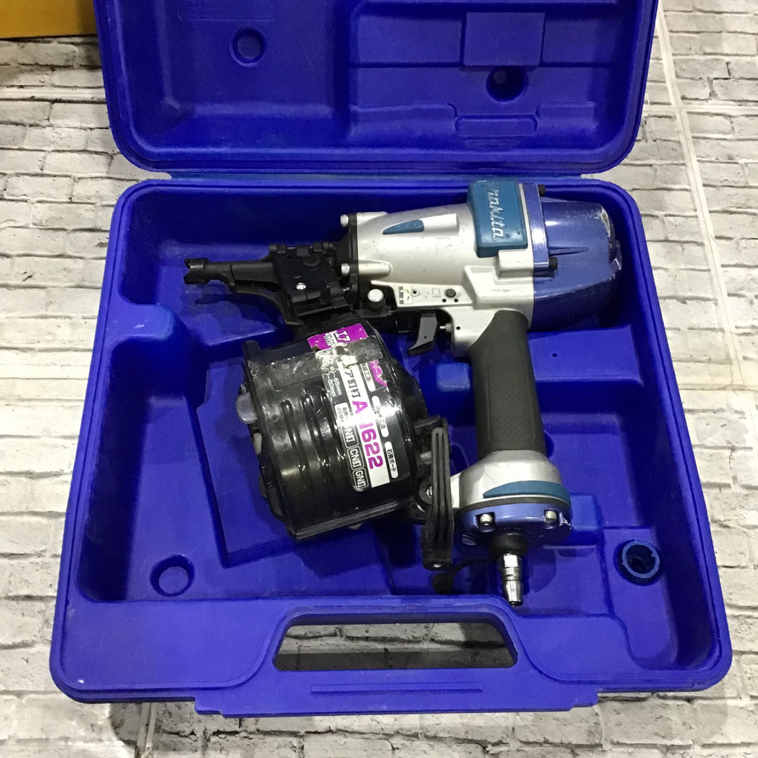 〇マキタ(makita) 65mm 常圧エア釘打ち機 AN622【川口店】