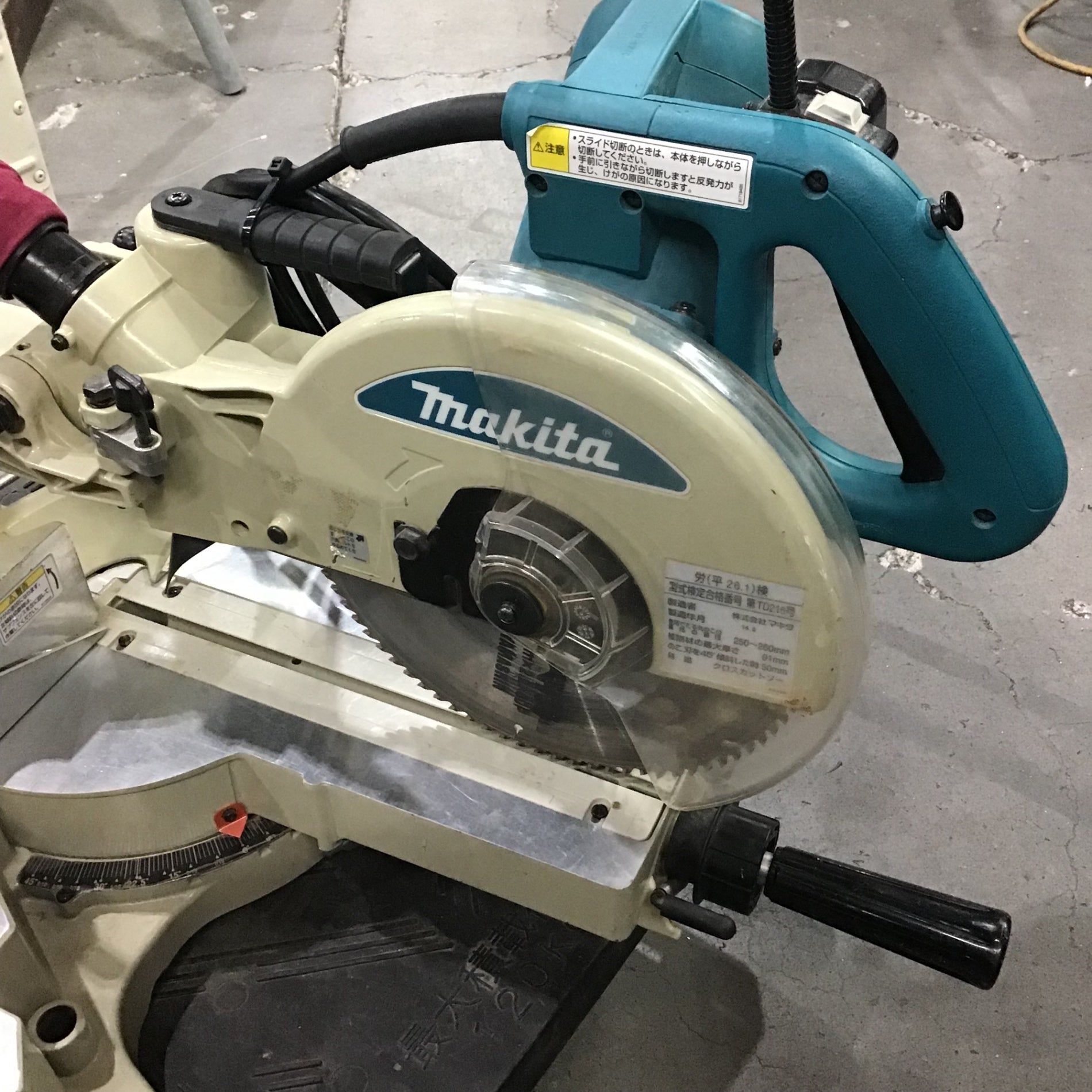中古　MAKITA　260ｍｍ　スライド丸のこ makita/マキタ 260mm スライドマルノコ 丸のこ LS1040－中古機械