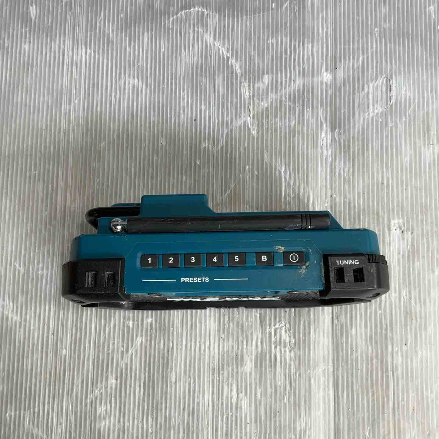 ◇マキタ(makita) コードレスラジオ MR052【草加店】 – アクトツール