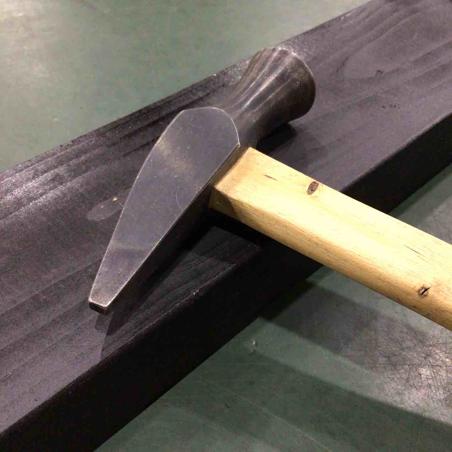 福島 舟手型玄能 80匁 王冠印 グミ柄 【川口店】 – アクトツール