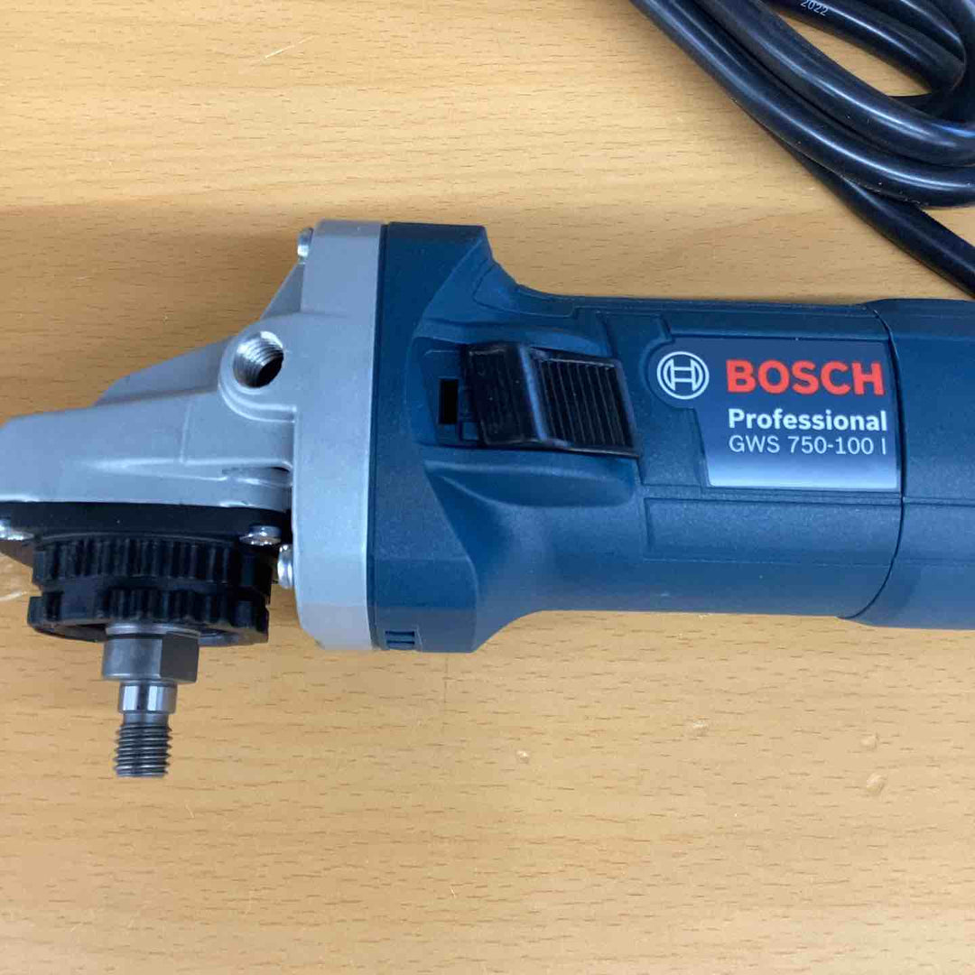 ボッシュ(BOSCH) 100mmディスクグラインダー GWS750-100IDIY 鉄筋 アングル材 仕上げ磨き 建築 石材 加工 コンクリート ブロック レンガ タイル 研磨 ガラス 断面磨き 加工【越谷店】